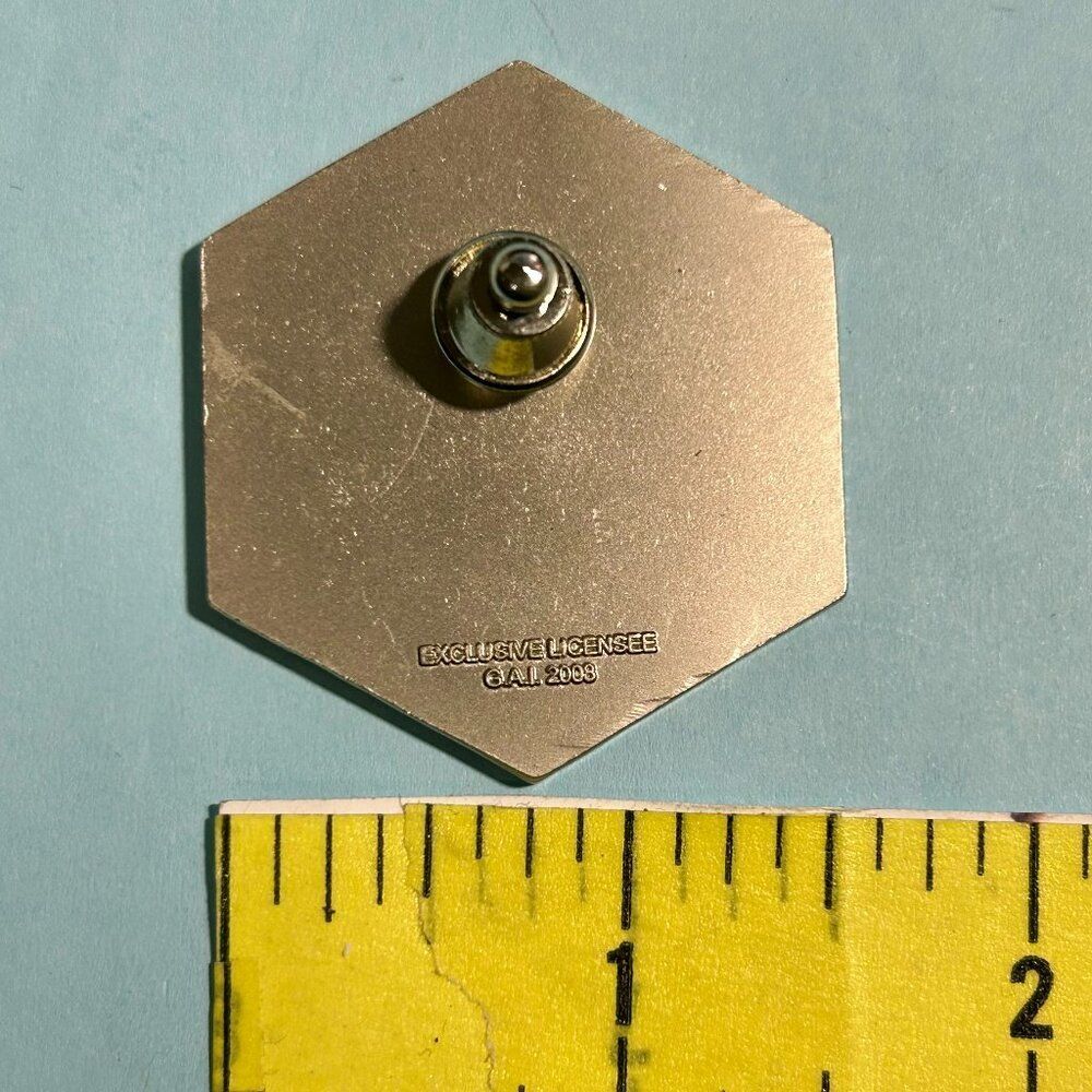 2008 Anchorage Alaska Fur Rondy Rendezvous Dog Sled Collector's Lapel Pin - Picture 2 of 2